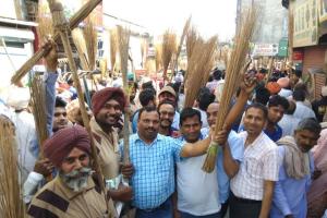 ਸਫਾਈ ਮਹਾਂ ਅਭਿਆਨ ਸਬੰਧੀ ਸਾਧ ਸੰਗਤ ‘ਚ ਭਾਰੀ ਉਤਸ਼ਾਹ, ਕਰਨਾਲ ਪੁੱਜੇ ਲੱਖਾਂ ਸ਼ਰਧਾਲੂ