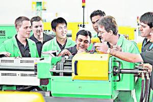 ਪਲਾਸਟਿਕ ਟੈਕਨਾਲੋਜੀ ਵਿੱਚ ਕਰੀਅਰ