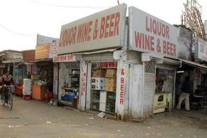 ਮਾਮਲਾ ਹਾਈਵੇ ‘ਤੇ ਸ਼ਰਾਬ ਵਰਤਾਉਣ ਦਾ: ਹਾਈਕੋਰਟ ਵੱਲੋਂ ਪੰਜਾਬ ਸਰਕਾਰ ਨੂੰ ਨੋਟਿਸ