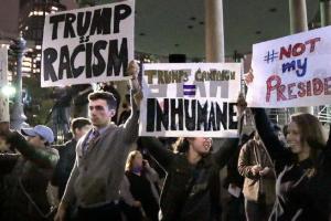 ਕੈਲੀਫੋਰਨੀਆ ‘ਚ ਰਾਸ਼ਟਰਪਤੀ ਟਰੰਪ ਖਿਲਾਫ਼ ਪ੍ਰਦਰਸ਼ਨ