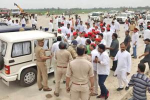 ਅਖਿਲੇਸ਼ ਯਾਦਵ ਨੂੰ ਪੁਲਿਸ ਨੇ ਹਿਰਾਸਤ ‘ਚ ਲਿਆ