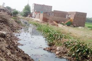 ਲੋਕਾਂ ਦੀਆਂ ਅੱਖਾਂ ਪੂੰਝਣ ਦਾ ਕੰਮ ਕਰ ਰਿਹਾ ਹੈ ਡਰੇਨਜ਼ ਵਿਭਾਗ 