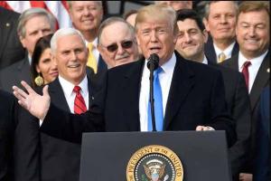 ਅਮਰੀਕਾ ‘ਚ ਵੱਡਾ ਟੈਕਸ ਸੁਧਾਰ ਬਿੱਲ ਪਾਸ