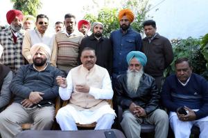 ਕਾਂਗਰਸੀਆਂ ਨੇ ਬੂਥਾਂ ‘ਤੇ ਕਬਜ਼ੇ ਕਰਕੇ ਲੋਕਤੰਤਰ ਦਾ ਘਾਣ ਕੀਤਾ : ਵਿਜੇ ਸਾਂਪਲਾ