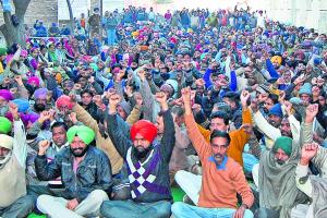 ਥਰਮਲ ਕਾਮਿਆਂ ਨੇ ਮਨਪ੍ਰੀਤ ਬਾਦਲ ਖਿਲਾਫ਼ ਕੱਢੀ ਭੜਾਸ