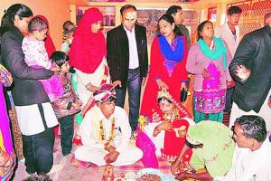 ਮੰਦਰ ‘ਚ ਹੋਏ ਹਿੰਦੂ-ਮੁਸਲਿਮ ਜੋੜਿਆਂ ਦੇ ਵਿਆਹ