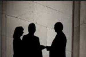 ਪਰਛਾਵਾਂ ਸਿਆਸਤ ਦਾ