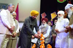 ਸਾਹਿਤਕਾਰਾਂ ਦੀ ਮੱਦਦ ਲਈ ਪੱਲਿਓਂ ਦਿਆਂਗਾ 50 ਲੱਖ : ਸਿੱਧੂ