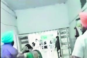 Civil Hospital ਦੇ ਡਾਕਟਰ ਵੱਲੋਂ ਮਹਿਲਾ ਮਰੀਜ਼ ਨਾਲ ਕੁੱਟਮਾਰ ਦਾ ਵੀਡੀਓ ਵਾਇਰਲ