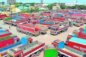 ਟਰੱਕਾਂ ਨੂੰ ਲੱਗੀਆਂ ਬਰੇਕਾਂ ਨਾਲ ਪੰਜਾਬ ‘ਚ ਪੌਣੇ ਦੋ ਅਰਬ ਦਾ ਨੁਕਸਾਨ