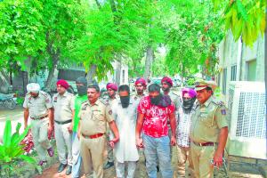 ਨਸ਼ੇ ਦੀ ਓਵਰਡੋਜ਼ ਨਾਲ ਹੋਈ ਨੌਜਵਾਨ ਦੀ ਮੌਤ ਸਬੰਧੀ ਹਰਿਆਣਾ ਦੇ ਦੋ ਸਮੱਗਲਰ ਢਾਈ ਕਰੋੜ ਦੀ ਹੈਰੋਇਨ ਅਤੇ ਨਸ਼ੀਲੀਆਂ ਗੋਲੀਆਂ ਸਮੇਤ ਸੱਤ ਗ੍ਰਿਫ਼ਤਾਰ