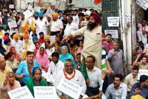 ਅਕਾਲੀ-ਭਾਜਪਾ ਨੇ ਲੁਧਿਆਣਾ ਦੇ ਨਗਰ ਨਿਗਮ ਦਫ਼ਤਰ ਨੂੰ ਮਾਰਿਆ ਜਿੰਦਰਾ