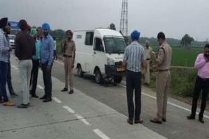 ਕੈਸ਼ ਵੈਨ ‘ਤੇ ਗੋਲੀਬਾਰੀ ਕਰਕੇ ਲੁੱਟੇ 5 ਲੱਖ ਰੁਪਏ