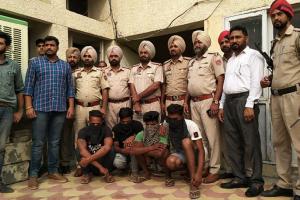 ਪਿਸਤੌਲ ਦੀ ਨੋਕ ‘ਤੇ ਖੋਹੀ ਕਾਰ ਸਣੇ 4 ਮੁਲਜ਼ਮ ਪੁਲਿਸ ਨੇ ਨੱਪੇ