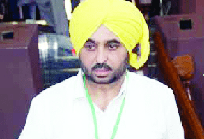 ਕੁਰਸੀ ਦੇ ਭੁੱਖੇ ਨੇ ਸੁਖਪਾਲ ਖਹਿਰਾ