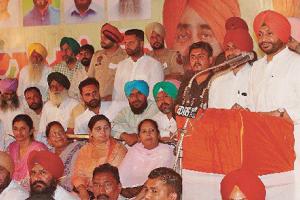 ਛਪਾਰ ਮੇਲੇ ਦੌਰਾਨ ਇੱਕ-ਦੂਜੇ ‘ਤੇ ਵਰ੍ਹੇ ਕਾਂਗਰਸੀ ਤੇ ਅਕਾਲੀ ਆਗੂ