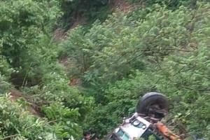 ਬੱਸ ਖੱਡ ‘ਚ ਡਿੱਗੀ, 3 ਦੀ ਮੌਤ