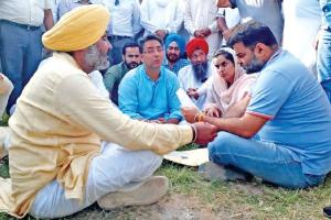 ‘ਆਪ’ ਵਿਧਾਇਕ ਨੇ ਘੇਰਿਆ ਕੈਪਟਨ ਦਾ ਘਰ, ਕੀਤੀ ਇੱਕ ਦਿਨਾ ਭੁੱਖ ਹੜਤਾਲ