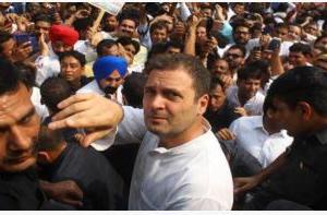 ਸੀਬੀਆਈ ਦਫਤਰ ‘ਤੇ ਪ੍ਰਦਰਸ਼ਨ ਕਰ ਰਹੇ ਰਾਹੁਲ ਸਮੇਤ ਕਈ ਆਗੂ ਹਿਰਾਸਤ ‘ਚ