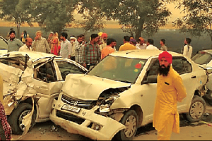 ਪਰਾਲੀ ਦੇ ਧੂੰਏ ਕਾਰਨ ਲਹਿਰਾ ਮੁਹੱਬਤ ਨੇੜੇ 11 ਕਾਰਾਂ ਭਿੜੀਆਂ