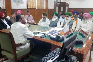 ਡੀਸੀ ਦੇ ਭਰੋਸੇ ‘ਤੇ ਕਿਸਾਨ ਜਥੇਬੰਦੀਆਂ ਵੱਲੋਂ ਮਰਨ ਵਰਤ ਖਤਮ