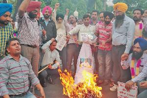 ਅਧਿਆਪਕਾਂ ਦੇ ਨਿਸ਼ਾਨੇ ‘ਤੇ ਸਿੱਖਿਆ ਸਕੱਤਰ