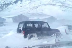 ਭਾਰੀ ਬਰਫਬਾਰੀ ਕਾਰਨ ਸ੍ਰੀਨਗਰ ਲੇਹ ਰਾਜਮਾਰਗ ਬੰਦ