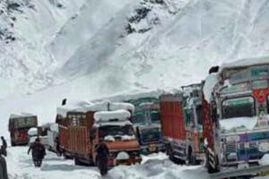 ਸ੍ਰੀਨਗਰ-ਲੇਹ ਰਾਸ਼ਟਰੀ ਰਾਜਮਾਰਗ ਬਰਫਬਾਰੀ ਕਾਰਨ ਬੰਦ