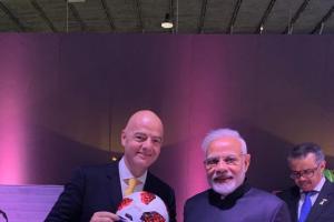 ਫੀਫਾ ਮੁਖੀ ਨੇ ਦਿੱਤੀ ਮੋਦੀ ਨੂੰ ਜਰਸੀ