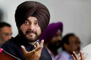 ਅਮਰਿੰਦਰ ਨੂੰ ਨਹੀਂ ਮੰਨਦੇ ਲੀਡਰ ਤਾਂ ਕੈਬਨਿਟ ‘ਚੋ ਅਸਤੀਫ਼ਾ ਦੇਣ ਸਿੱਧੂ