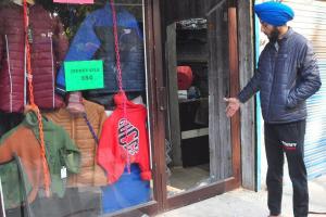 ਟਰੈਂਡ ਜ਼ੋਨ ਦਾ ਸ਼ਟਰ ਤੋੜ ਕੇ ਚੋਰਾਂ ਨੇ ਲੱਖਾਂ ਦਾ ਮਾਲ ਉਡਾਇਆ