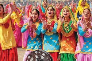 ਧੀਆਂ ਹੁੰਦੀਆਂ ਨੇ ਘਰ ਦੀਆਂ ਨੀਹਾਂ