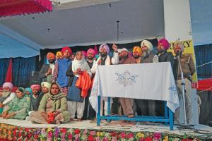 ਸ਼ਹੀਦ ਸੇਵਾ ਸਿੰਘ ਠੀਕਰੀਵਾਲਾ ਨੂੰ ਕਾਂਗਰਸੀਆਂ ਦਿੱਤੀਆਂ ਸ਼ਰਧਾਂਜਲੀਆਂ