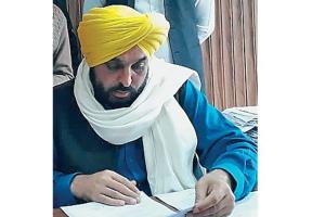 ਸੁਖਬੀਰ ਬਾਦਲ ਵਿਦੇਸ਼ ਭੱਜਣ ਦੀ ਫਿਰਾਕ ‘ਚ : ਭਗਵੰਤ ਮਾਨ