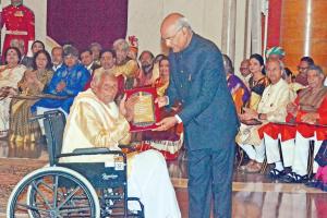 ਰਾਸ਼ਟਰਪਤੀ ਨੇ 42 ਕਲਾਕਾਰਾਂ ਨੂੰ ਸੰਗੀਤ ਨਾਟਕ ਅਕਾਦਮੀ ਪੁਰਸਕਾਰ ਨਾਲ ਕੀਤਾ ਸਨਮਾਨਿਤ