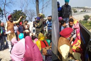 …ਜਦੋਂ ਹਰਪਾਲ ਚੀਮਾ ਵੀ ਟੈਂਕੀ ‘ਤੇ ਚੜ੍ਹ ਕੇ ਕਰਨ ਲੱਗੇ ਨਾਅਰੇਬਾਜੀ