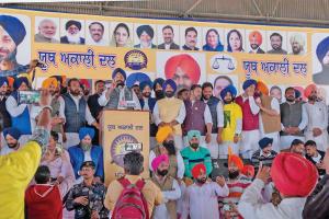 ਪੰਜਾਬ ਕਾਂਗਰਸ ਦੇ ਆਗੂ ਨਾਕਾਮੀ ਤੋਂ ਡਰਦੇ ਮਨਮੋਹਨ ਸਿੰਘ ਕੋਲ ਪੁੱਜੇ: ਮਜੀਠੀਆ