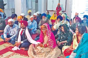 ਭਾਰਤ ਪਾਕਿ ‘ਚ ਤਣਾਅ ‘ਚ ਦੋ ਪਰਿਵਾਰਾਂ ਨੇ ਦਿੱਤਾ ਸਾਂਝ ਦਾ ਸੁਨੇਹਾ