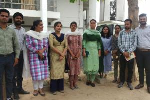 ਹਿੰਦੀ ਰਿਸਰਚ ਸਕਾਲਰਾਂ ਵੱਲੋਂ ਆਪਣੇ ਵਿਭਾਗ ਉੱਪਰ ਹੀ ਤੰਗ ਪ੍ਰੇਸ਼ਾਨ ਕਰਨ ਦੇ ਦੋਸ਼