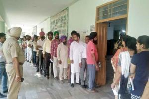 ਆਖ਼ਰੀ ਪੜਾਅ ‘ਚ ਹੁਣ ਤੱਕ 12 ਫ਼ੀਸਦੀ  ਵੋਟਿੰਗ