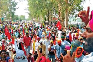 ਵਿਧਾਇਕ ਦੀ ਕੋਠੀ ਮੂਹਰੇ ਗੱਜੀਆਂ ਜੱਥੇਬੰਦੀਆਂ