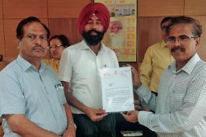 ਸਿੱਖਿਆ ਵਿਭਾਗ ਵੱਲੋਂ ਕਰਮਚਾਰੀਆਂ ਨੂੰ ਸਨਮਾਨਿਤ ਕਰਨਾ ਸ਼ਲਾਘਾਯੋਗ