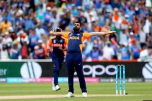 ਬੇਅਰਸਟੋ ਦਾ ਸੈਂਕੜਾ, ਇੰਗਲੈਂਡ ਦੀਆਂ 337 ਦੌੜਾਂ