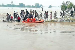 ਘੱਗਰ : ਸ਼ਰਧਾਲੂ ਡਟੇ, ਅੱਧੇ ਤੋਂ ਵੱਧ ਪਾੜ ਪੂਰਿਆ