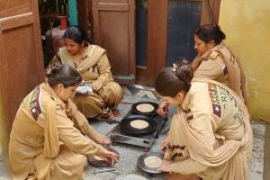 ਪ੍ਰਸ਼ਾਸਨ ਦੀ ਅਪੀਲ: ਸਾਧ-ਸੰਗਤ ਵੱਲੋਂ ਮੀਂਹ ਪ੍ਰਭਾਵਿਤਾਂ ਲਈ ਲੰਗਰ ਸੇਵਾ