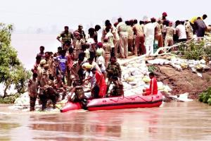 ਘੱਗਰ ‘ਚ ਪਿਆ ਪਾੜ 200 ਫੁੱਟ ਤੱਕ ਵਧਿਆ, ਲੋਕ ਸਹਿਮੇ