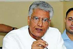 ਸੁਨੀਲ ਜਾਖੜ ਦੀ ਕੋਠੀ ‘ਤੇ ‘ਆਪ’ ਆਗੂ ਨੇ ਵਰ੍ਹਾਏ ਇੱਟਾਂ-ਰੋੜੇ, ਗ੍ਰਿਫ਼ਤਾਰ