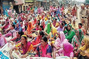 ਕੁੱਕ ਬੀਬੀਆਂ ਨੇ ਧਰਨਾ ਲਾ ਕੇ ਕੀਤੀ ਨਾਅਰੇਬਾਜ਼ੀ