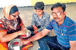 ਡੇਰਾ ਸ਼ਰਧਾਲੂ ਨੇ ਸੇਵਾ ਕਰਦਿਆਂ ਮਨਾਇਆ ਰੱਖੜੀ ਦਾ ਤਿਉਹਾਰ