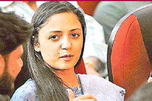 ਸ਼ੇਹਲਾ ਰਸ਼ੀਦ ‘ਤੇ ਦੇਸ਼ਧ੍ਰੋਹ ਦਾ ਮੁਕੱਦਮਾ ਦਰਜ, ਅਫਵਾਹਾਂ ਫੈਲਾਉਣ ਦਾ ਲੱਗਾ ਦੋਸ਼